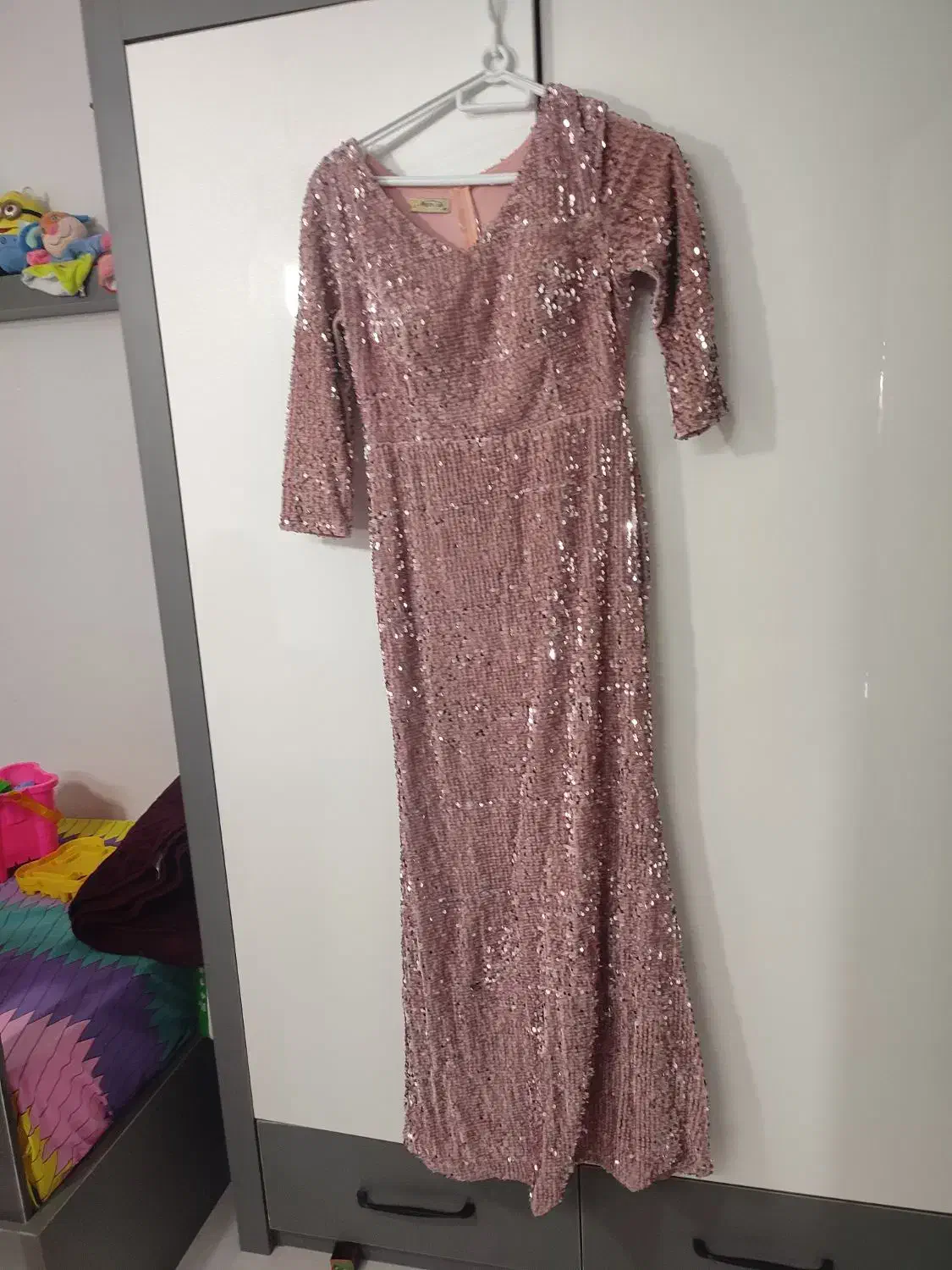 لباس مجلسی|لباس|ساری, |دیوار