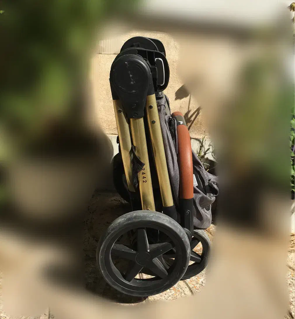 کالسکه خارجی برند دسته چرم تاشو و کمجا|کالسکه و لوازم جانبی|تهران, سردارجنگل|دیوار