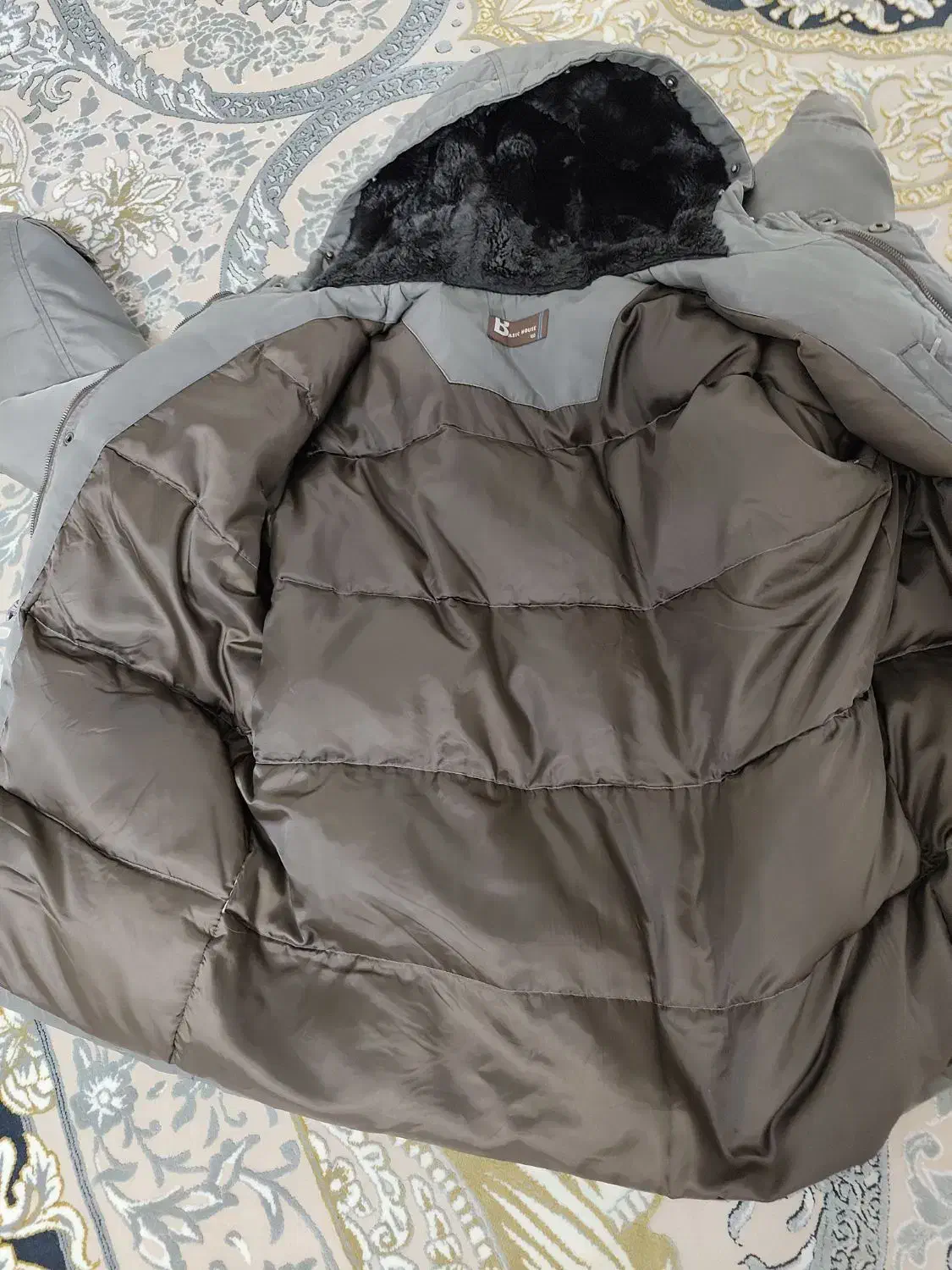 کاپشن پر basic house|لباس|مشهد, یاس|دیوار