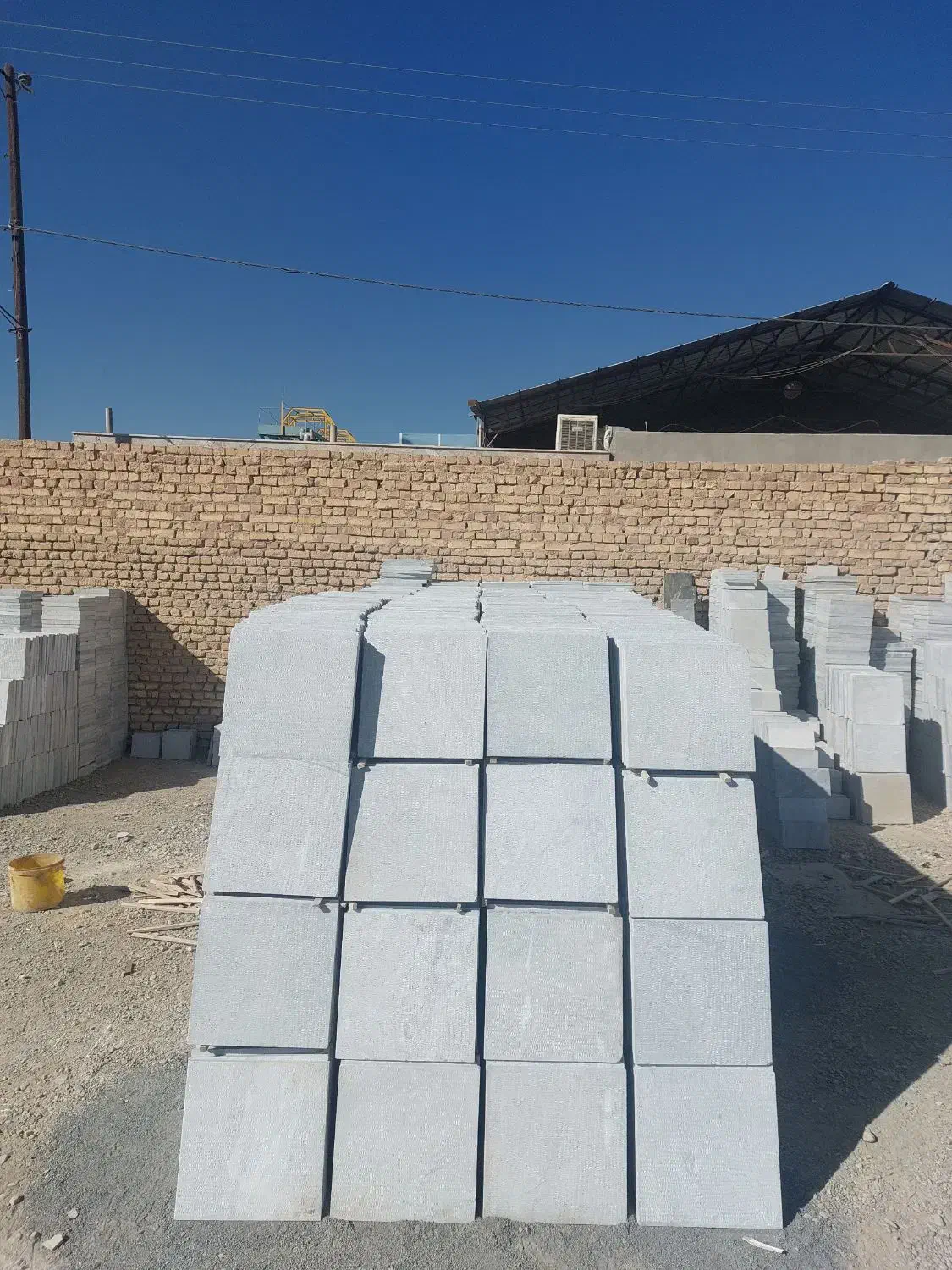فروش فوری نقدی سنگ حیاطی|مصالح و تجهیزات ساختمان|نجف‌آباد, شهرک صنعتی نجف آباد|دیوار