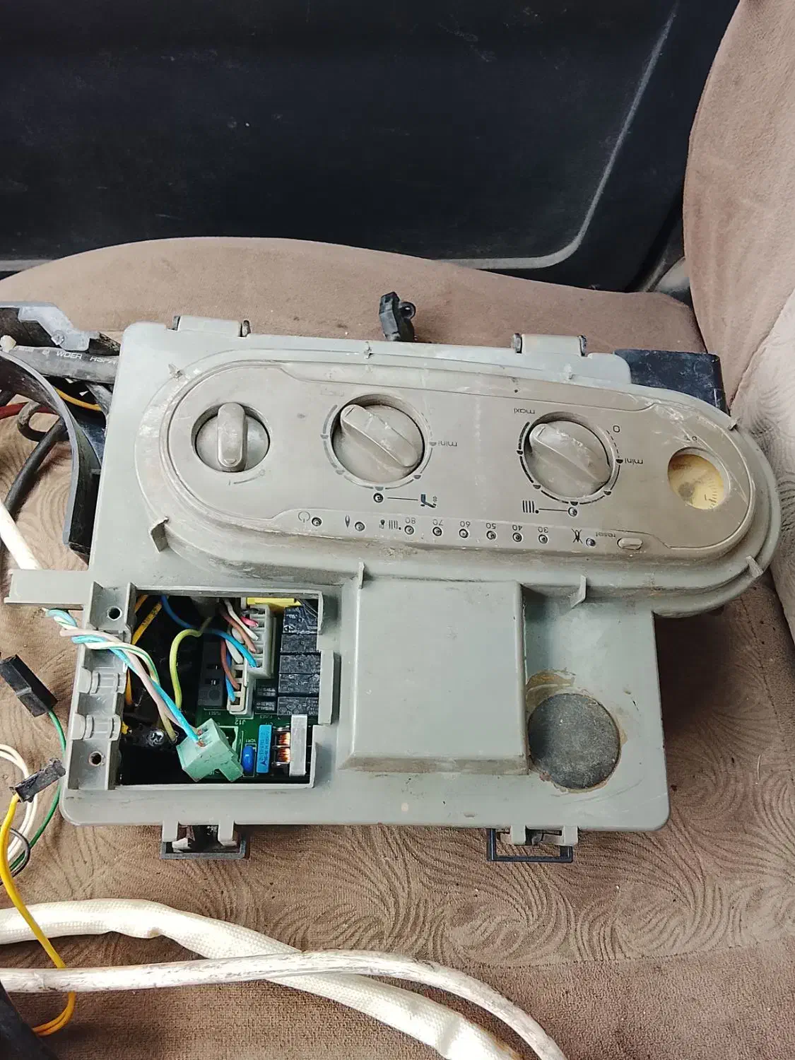 فن و برد پکیج|آبگرمکن، پکیج، شوفاژ|لاهیجان, آهندان|دیوار