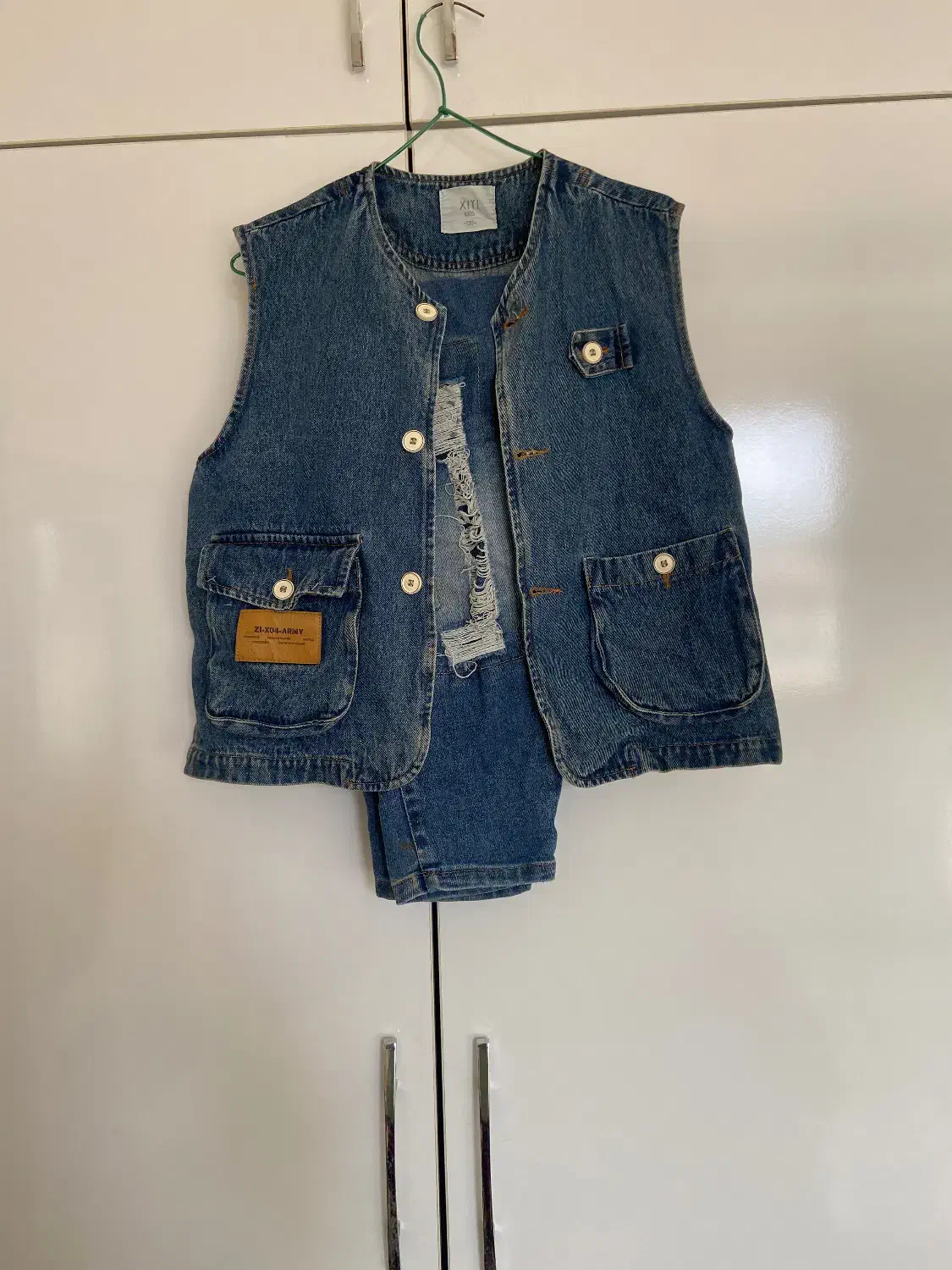 بچگانه|کفش و لباس بچه|رشت, استقامت ۱|دیوار