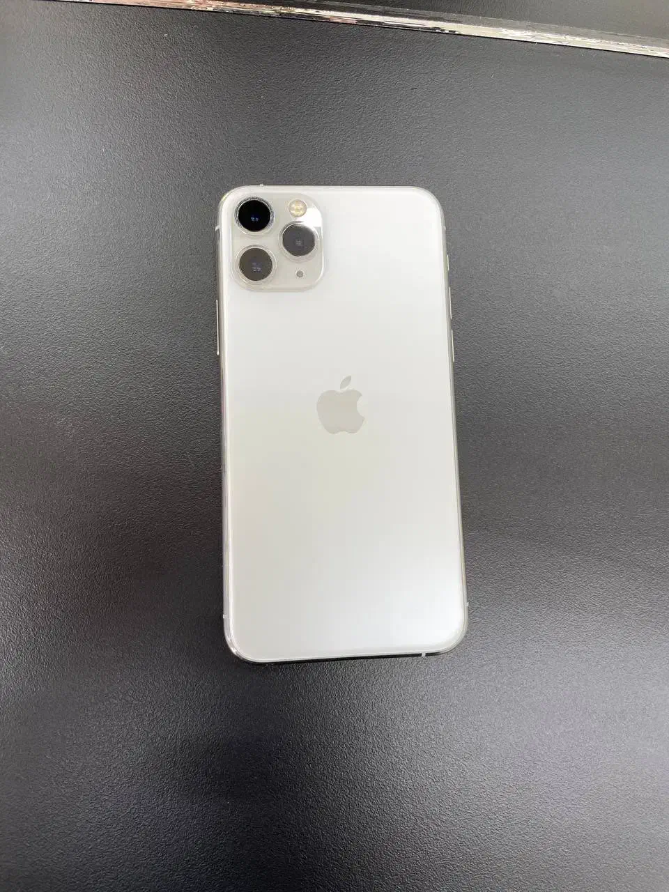 ایفون ۱۱پرو|موبایل|هشتگرد, هشتگرد قدیم|دیوار