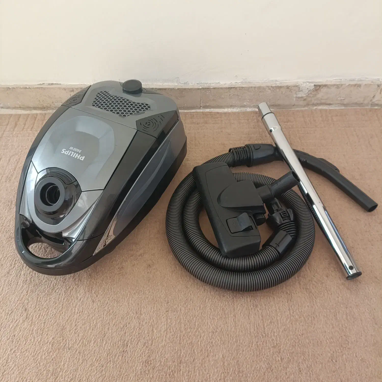 جاروبرقی فیلیپس(Made in Holland)|جاروبرقی، جارو شارژی، بخارشو|بیرجند, |دیوار