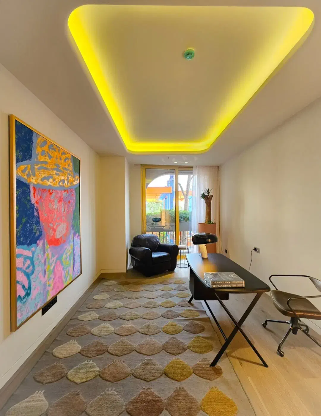 ۳۳۰متر * ۴ خواب * فرنیش  *  مروارید در سعادت اباد