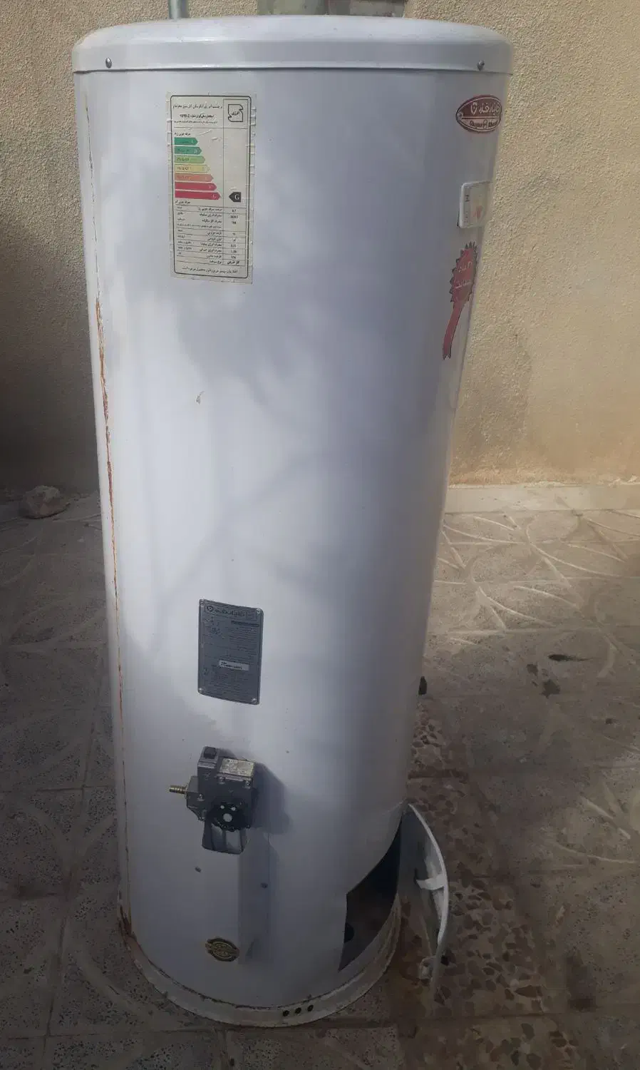 ابگرمکن نیاز ب تعمیر جزیی|آبگرمکن، پکیج، شوفاژ|باوله, |دیوار