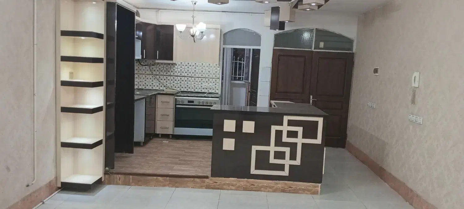 اپارتمان طبقه اول فروشی و رهن داده میشود|فروش آپارتمان|مشهد, حضرت حجت|دیوار