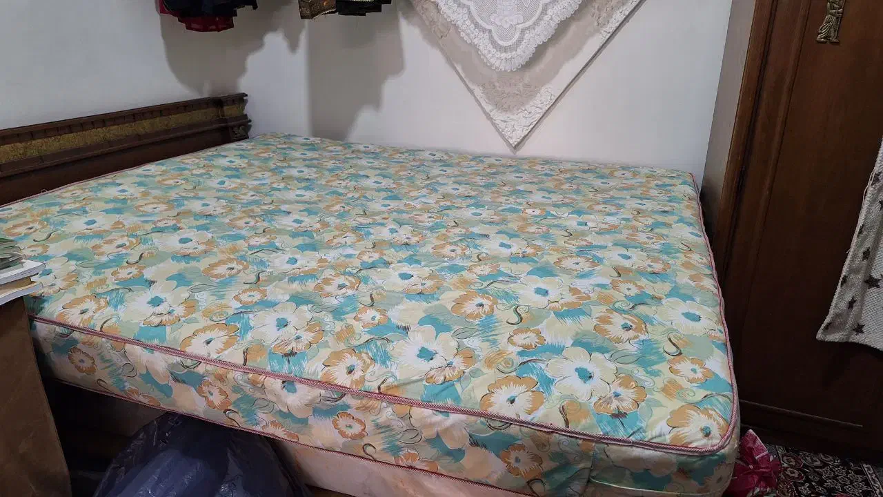 تشک در حد نو سالم|تشک تختخواب|زاهدان, |دیوار