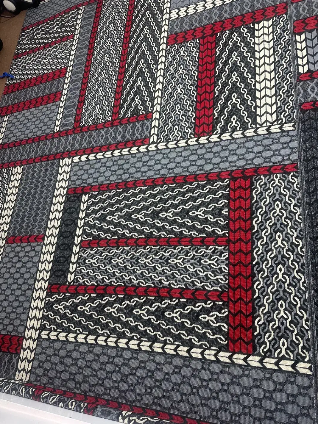 یک گلیم شش متری کاملا تمیز نو|گلیم، جاجیم، گبه|برخوار, |دیوار