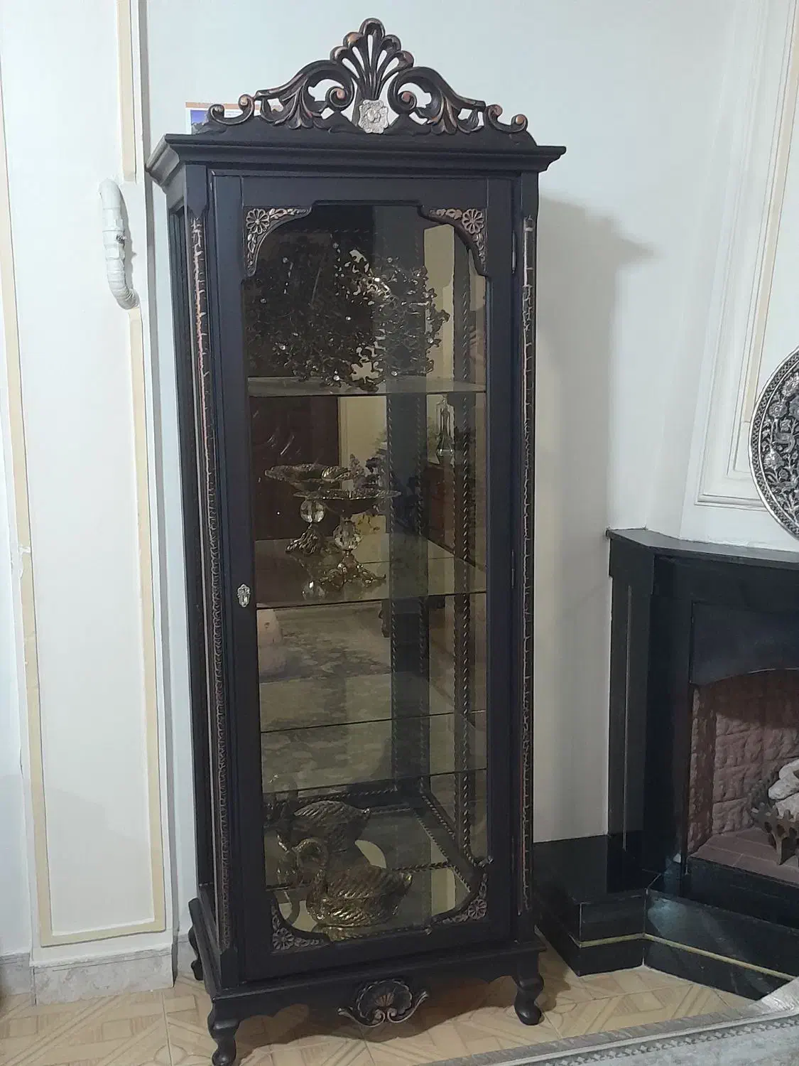 بوفه رنگ تیره سالم وتمیز|بوفه، ویترین، کنسول|تهران, شهرک رضویه|دیوار