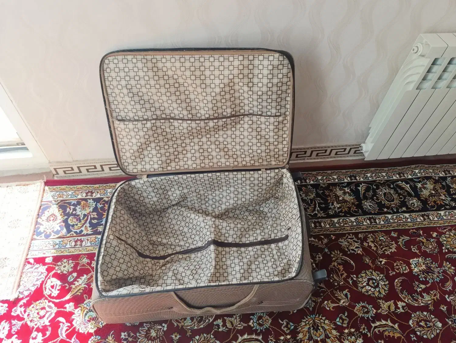 چمدان چرخدار|کیف، کفش، کمربند|اراک, |دیوار