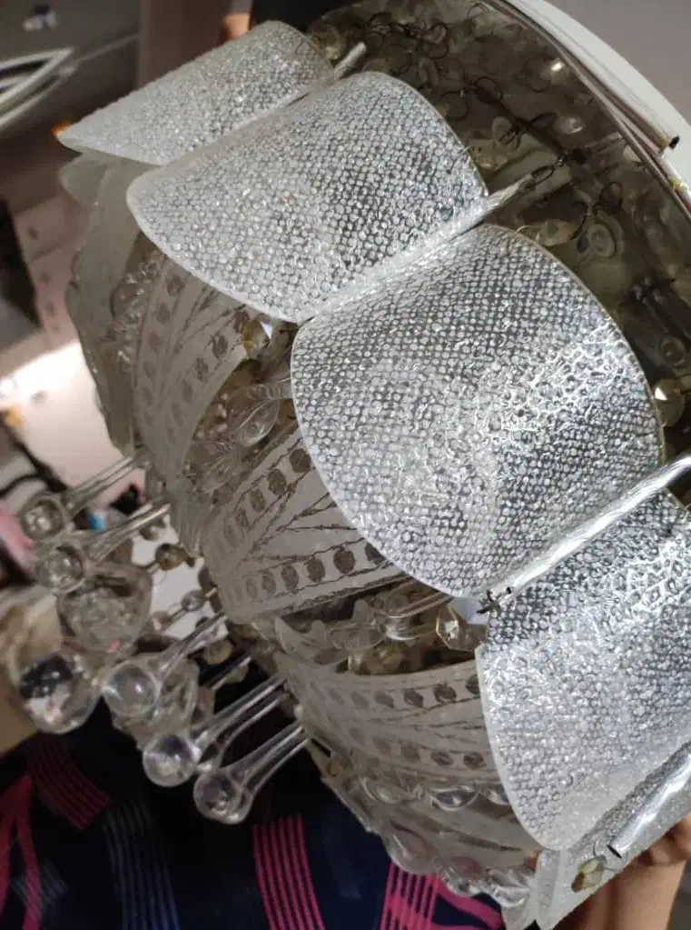 لوستر|لوستر و چراغ آویز|پرند, فاز ۶|دیوار