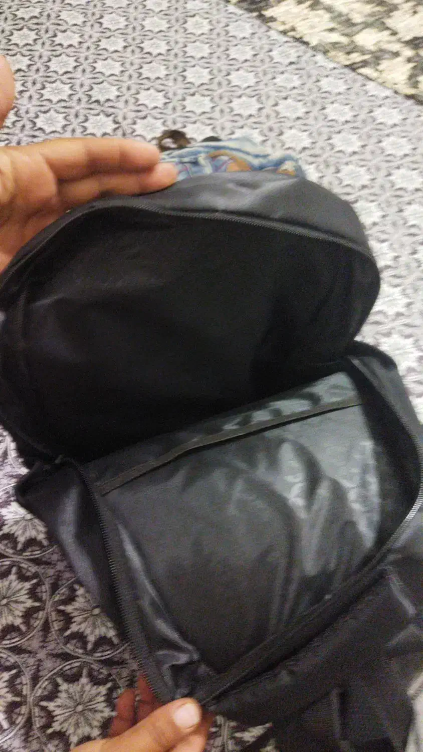 کیف مدرسه|کیف، کفش، کمربند|چناران, |دیوار