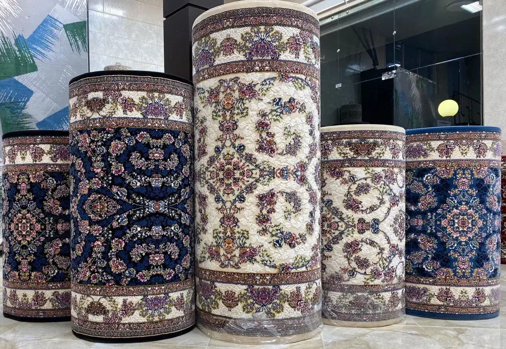 کناره فرش ۷۰۰ شانه گل برجسته/کرم سرمه ای نقرآبی|فرش|قم, نیروگاه|دیوار