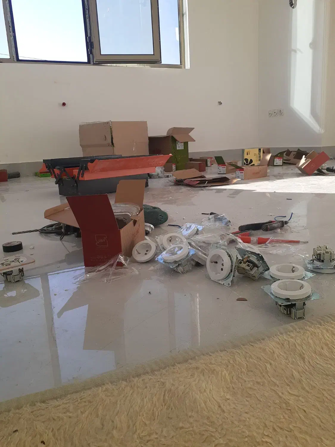 برق کار ساختمان|خدمات پیشه و مهارت|تبریز, |دیوار