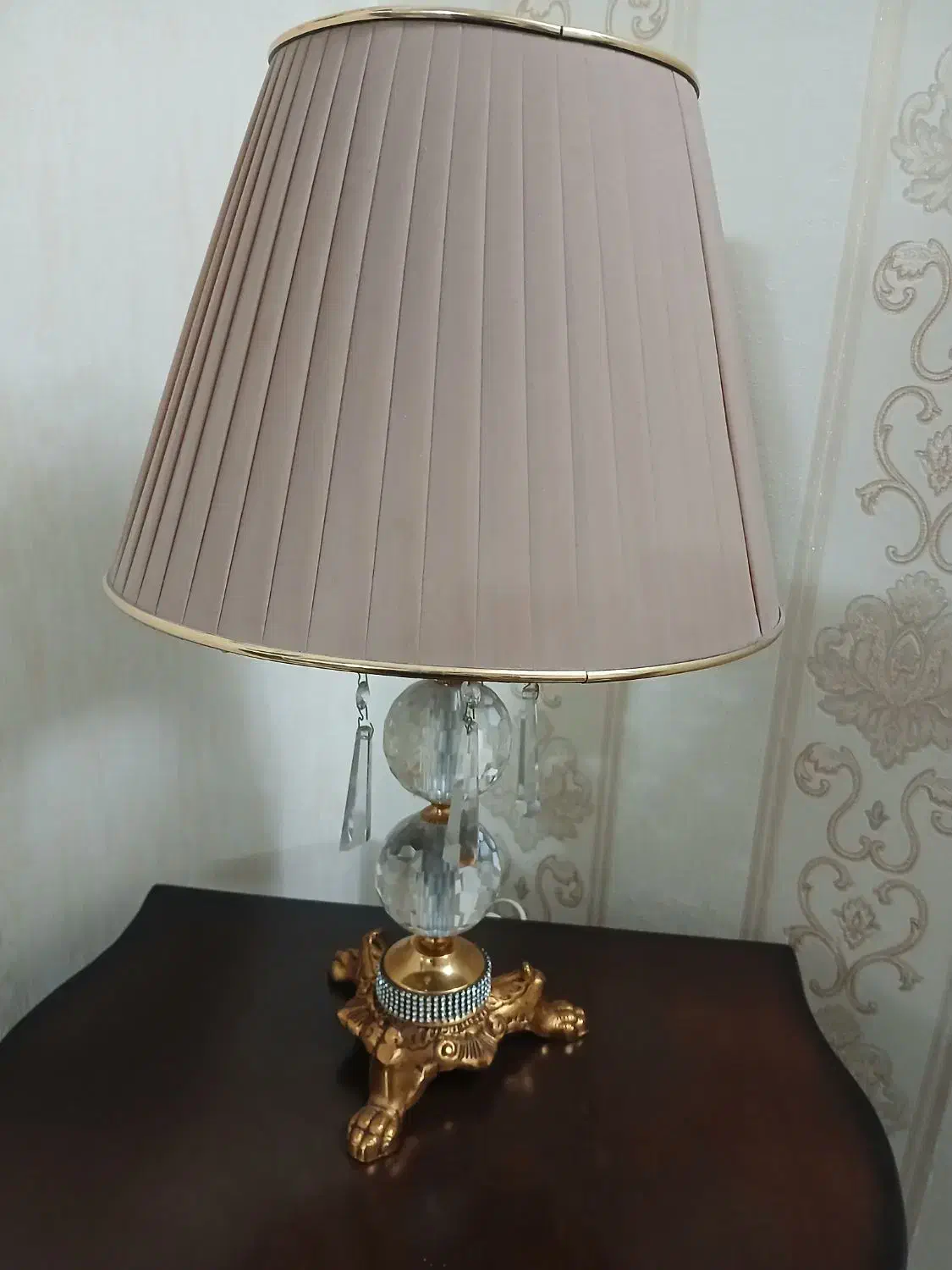 میز و آباژور|میز تلفن|آفتاب, |دیوار