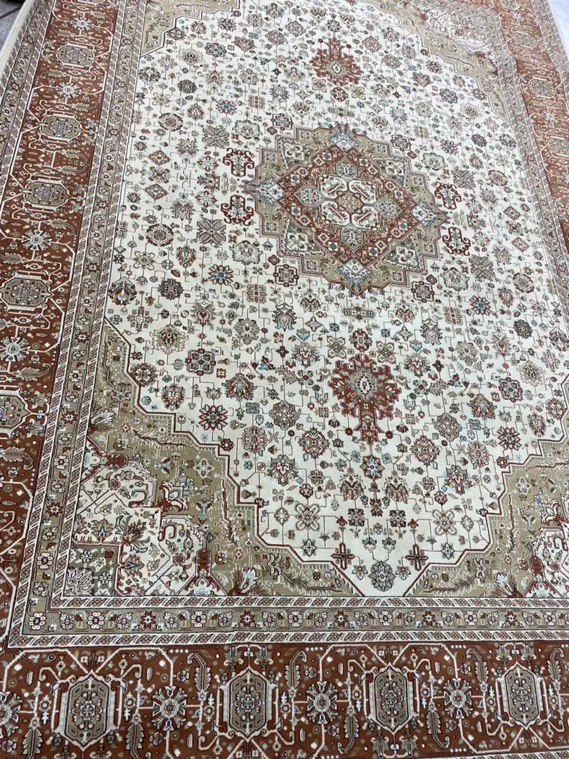 فرش ۹متری رنگ کرم سالم نو|فرش|رشت, جهاد|دیوار