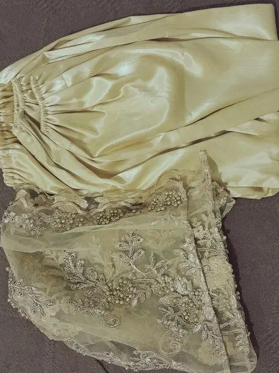 لباس سقزی|لباس|سنندج, |دیوار