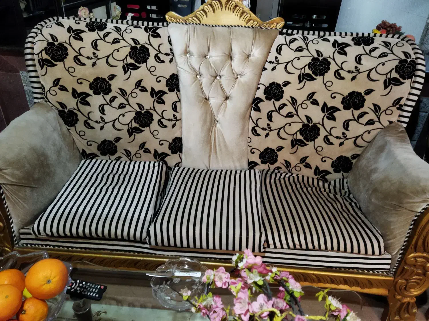 مبل ۷نفره کلاسیک سالم و تمیز|مبلمان خانگی و میز عسلی|فاضل آباد, |دیوار