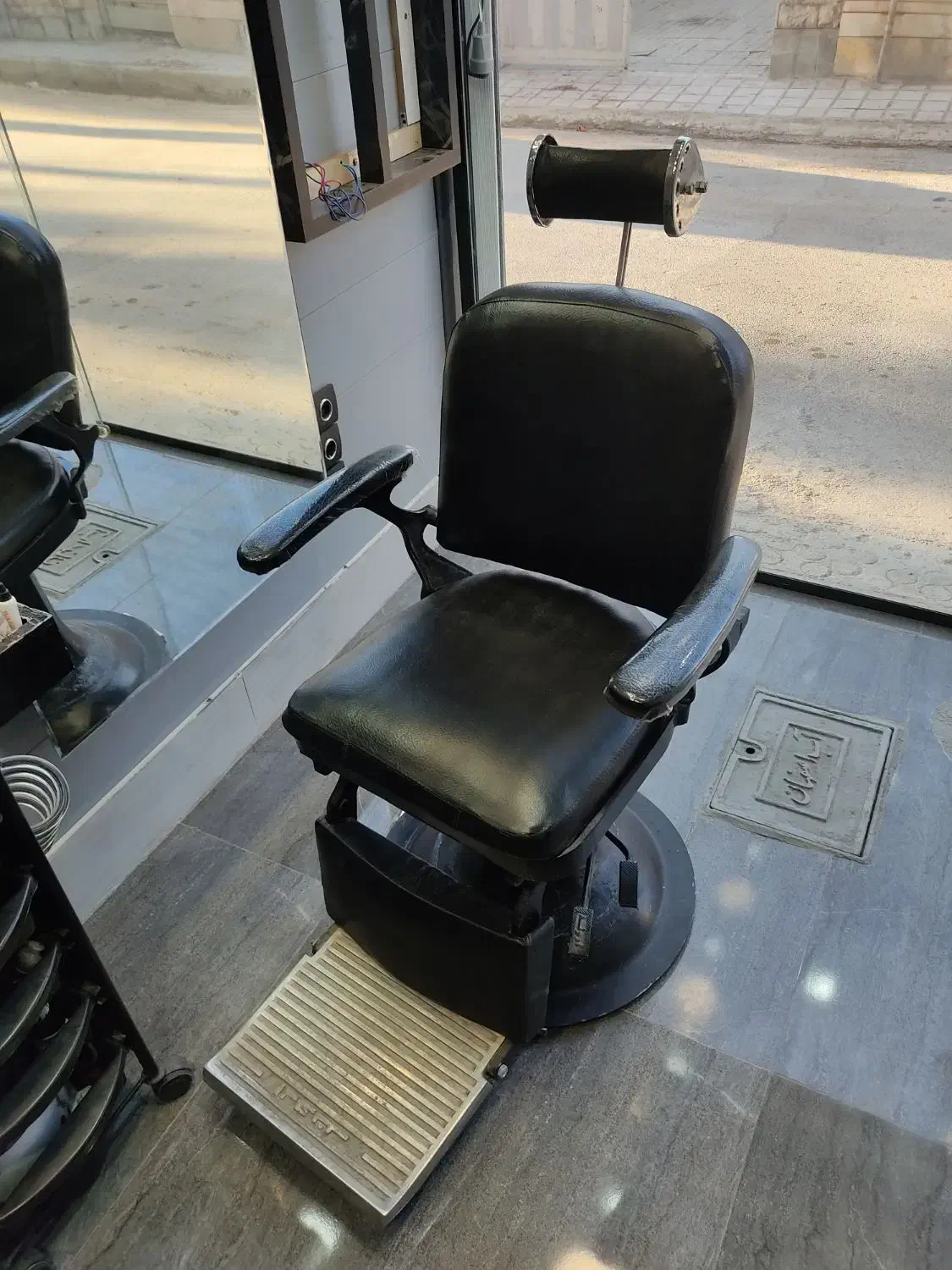 صندلی آرایشگاه برند اروند|آرایشگاه و سالنهای زیبایی|شاهینشهر, نظامی|دیوار