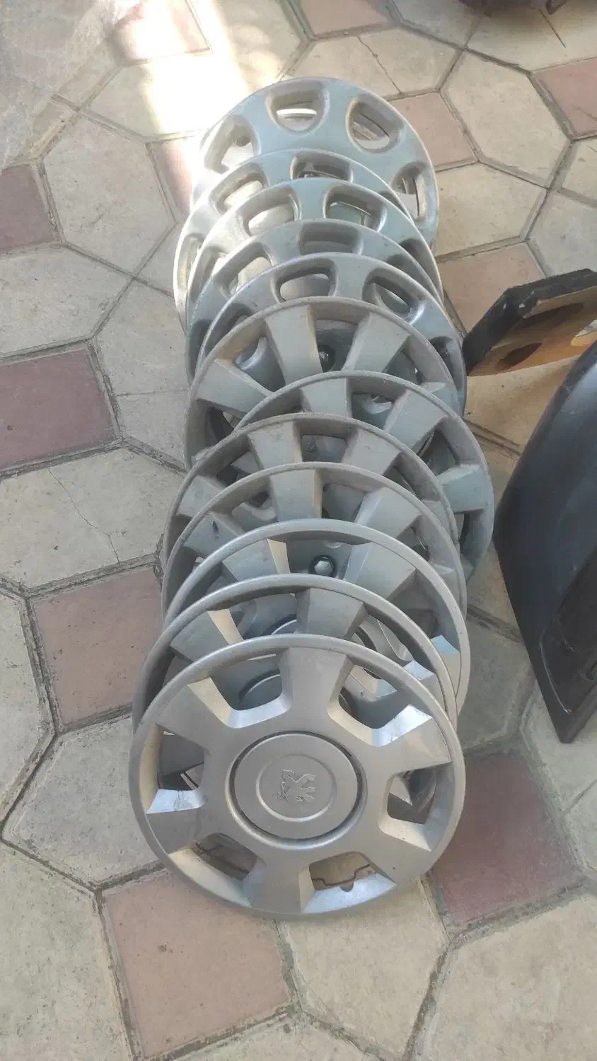 حراج چراغ قالپاق پژو پارس ۴۰۵|قطعات یدکی و لوازم جانبی|شیراز, شهرک مطهری|دیوار