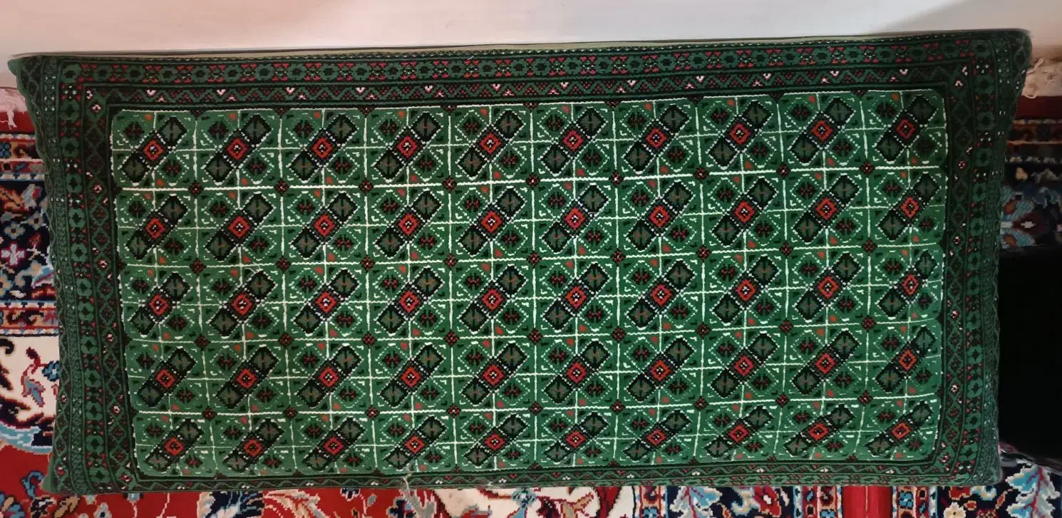 پشتی کاملا سالم|پشتی|یزد, |دیوار