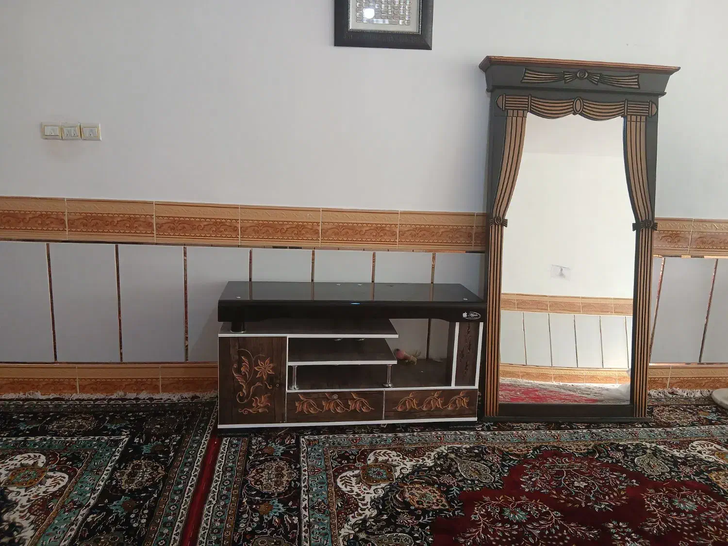 آینه قدی باقاب چوبی بسیار محکم ومیز تلوزیون|آینه|تاکستان, |دیوار