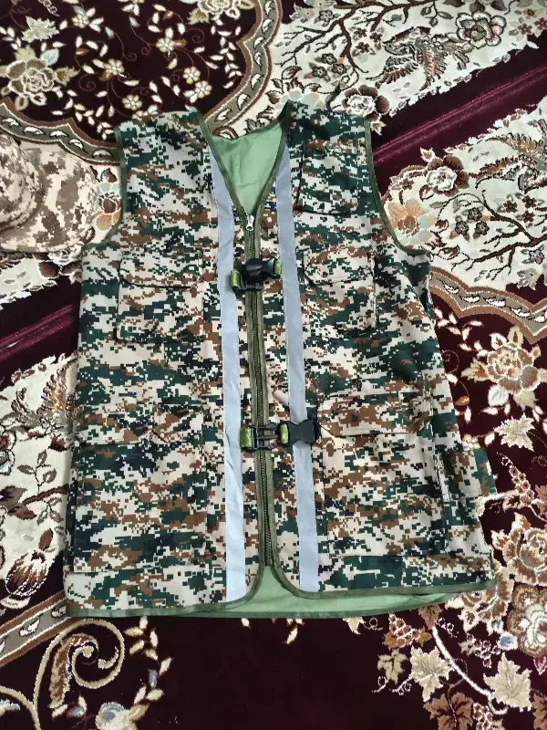 لباس بسیج جلیقه|لباس|کاشان, ولیعصر|دیوار