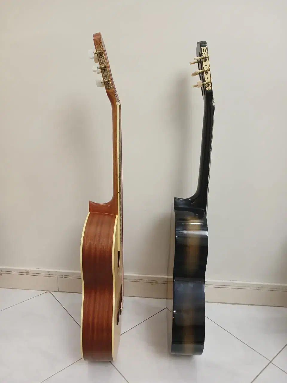 گیتار اسپانیایی آکبند|گیتار، بیس، امپلیفایر|فردیس, فردیس|دیوار