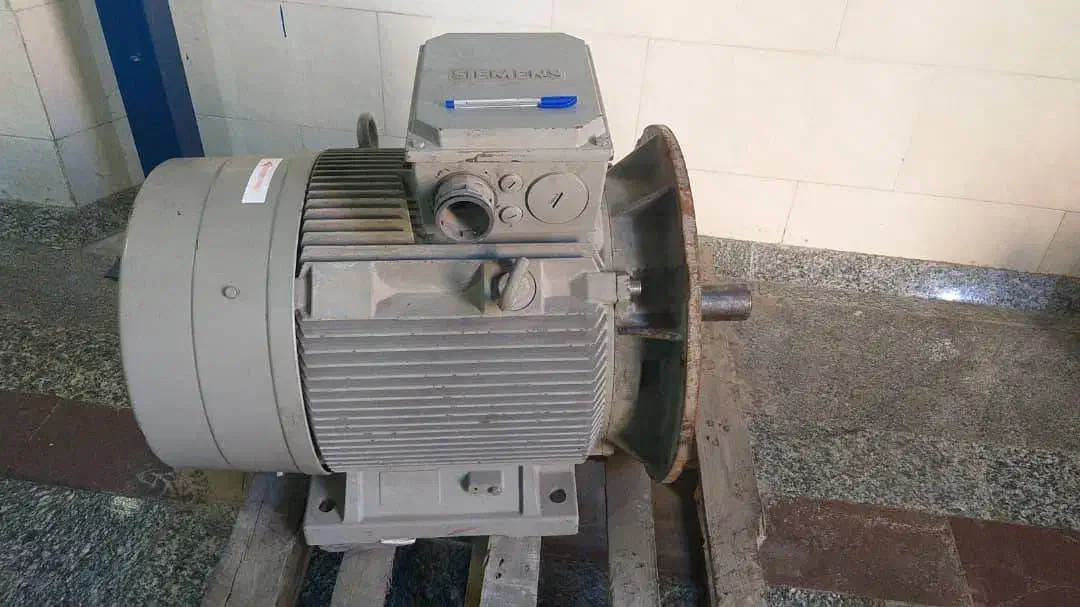 الکترو موتور و کابل برق سنگین|ابزارآلات|پل سفید, |دیوار