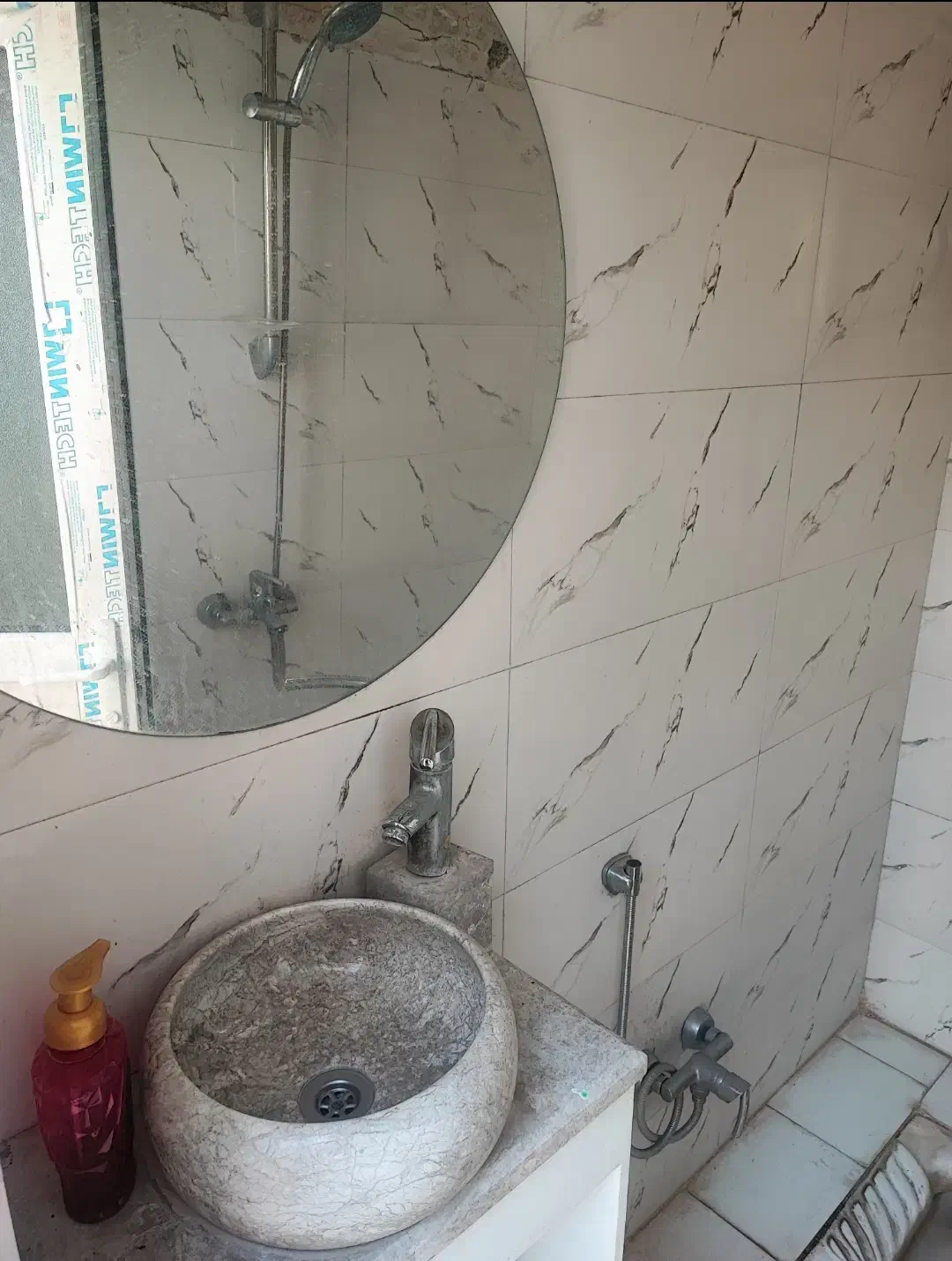 سرایدار مسلط به امور نظافتی جهت ویلا حومه تهران|استخدام سرایداری و نظافت|رودهن, |دیوار