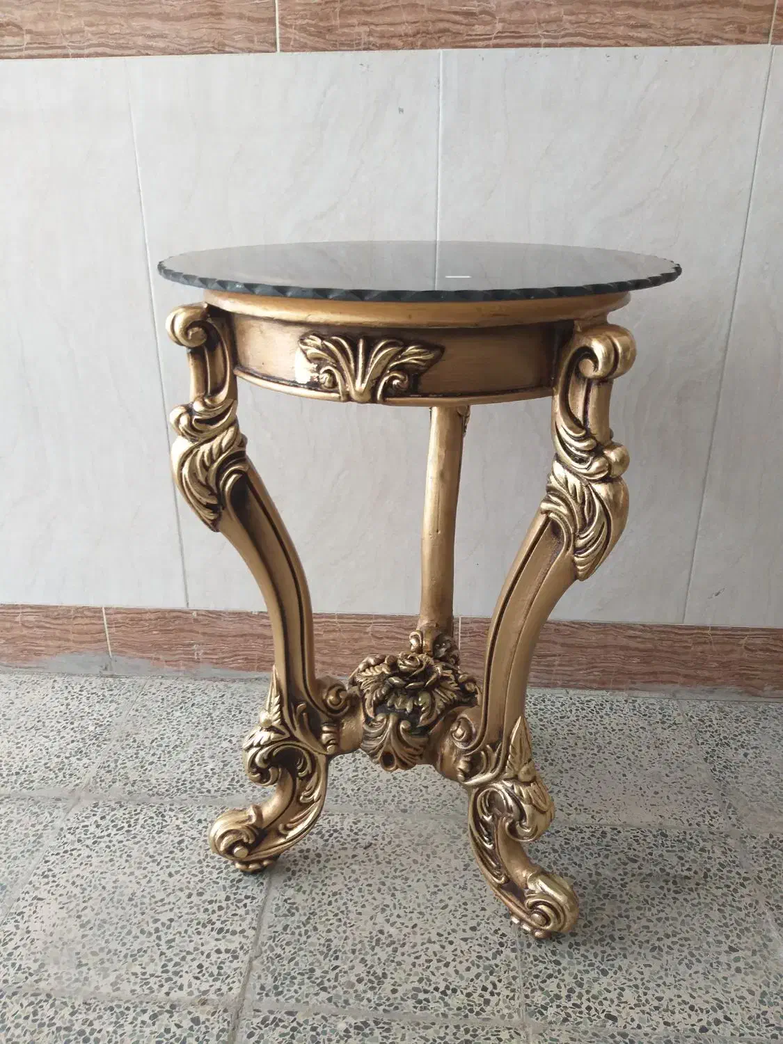 میز جلو مبلی طلایی طرح خاطره|مبلمان خانگی و میز عسلی|بروجرد, |دیوار