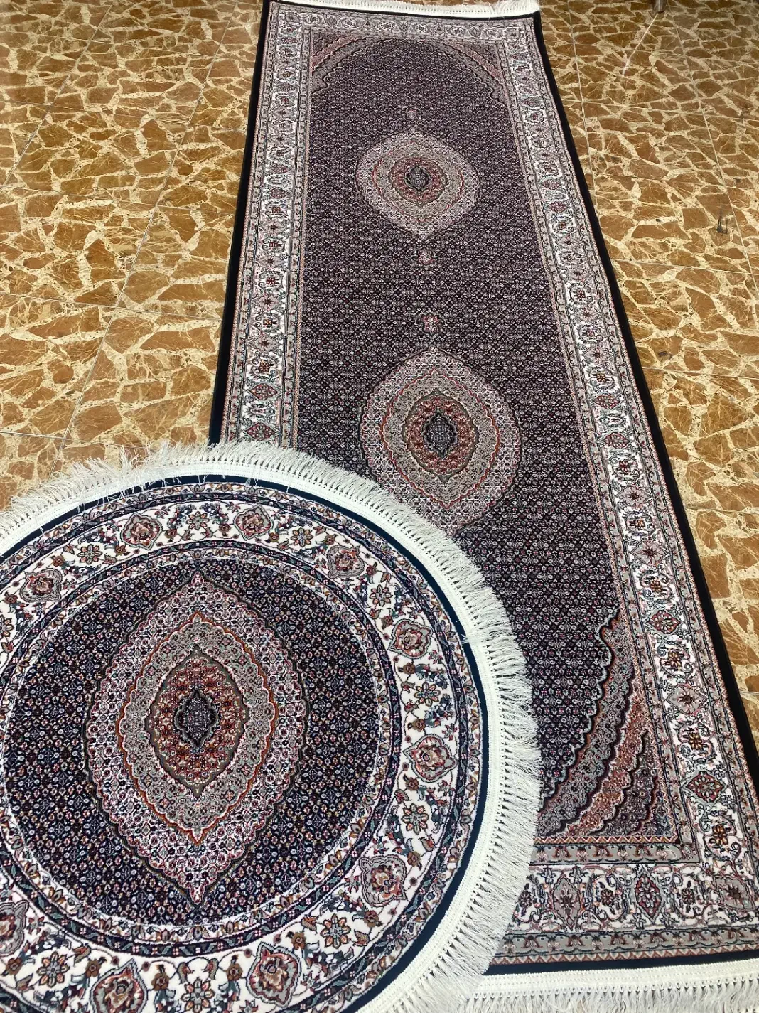 فرش1*3و1*1ماهی مشهد آکبند تمام نخ(فرش کریم زاده)|فرش|تبریز, |دیوار