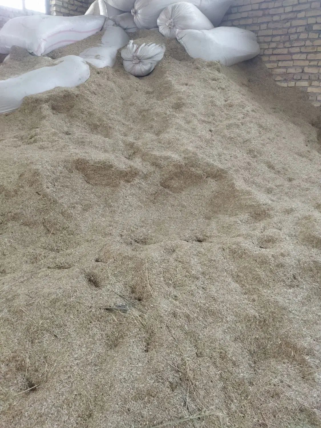 کاه وجارو|لوازم جانبی حیوانات|آشخانه, |دیوار