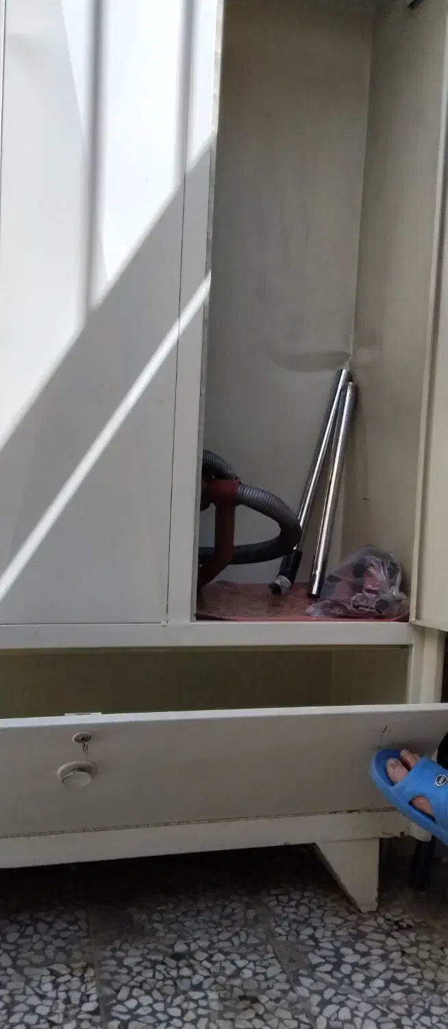 کمد آهنی قدیمی|جاکفشی، کمد، دراور|اصفهان, کوجان|دیوار