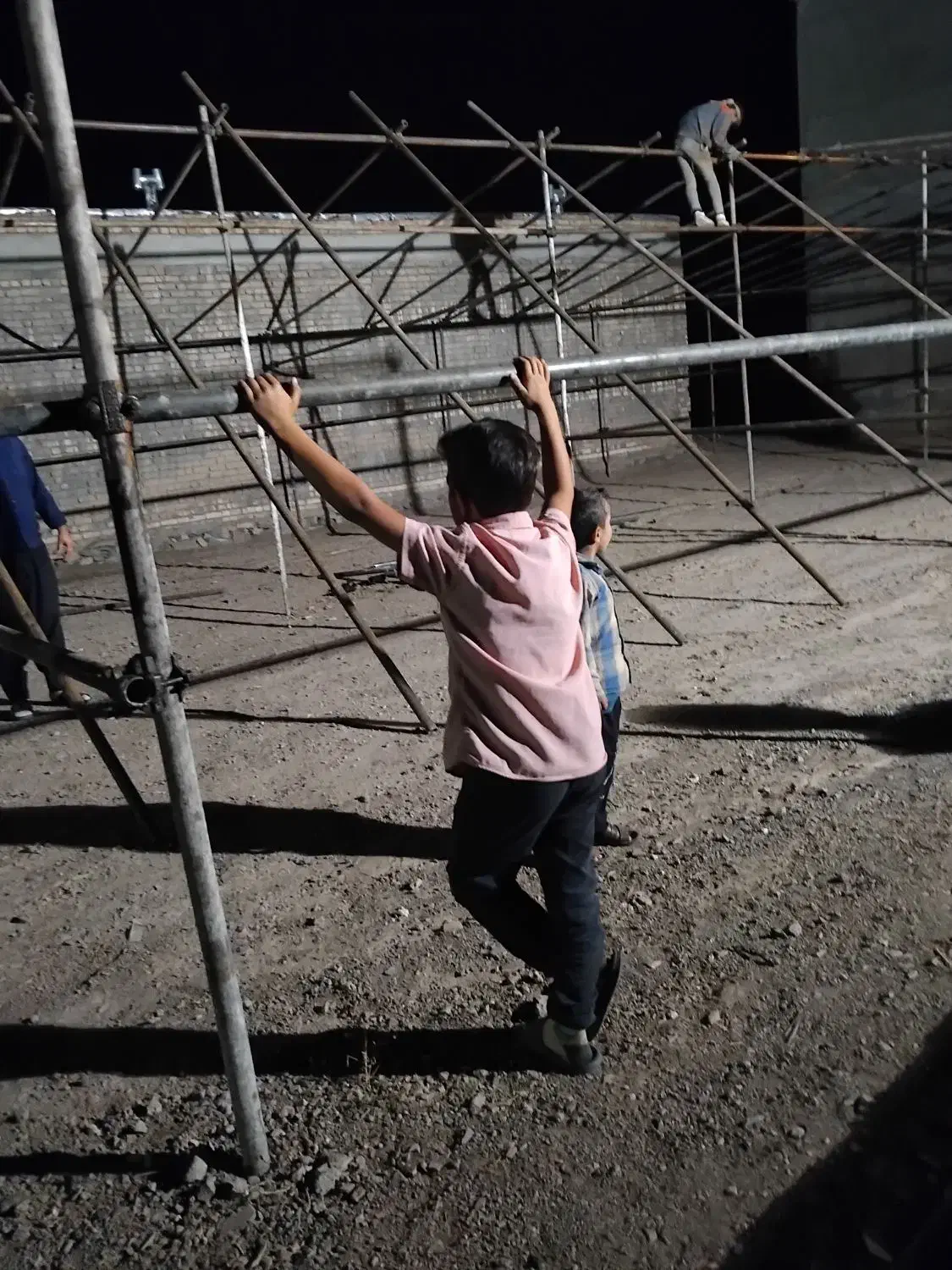 اجرای داربست فلزی|خدمات پیشه و مهارت|قم, جمکران|دیوار