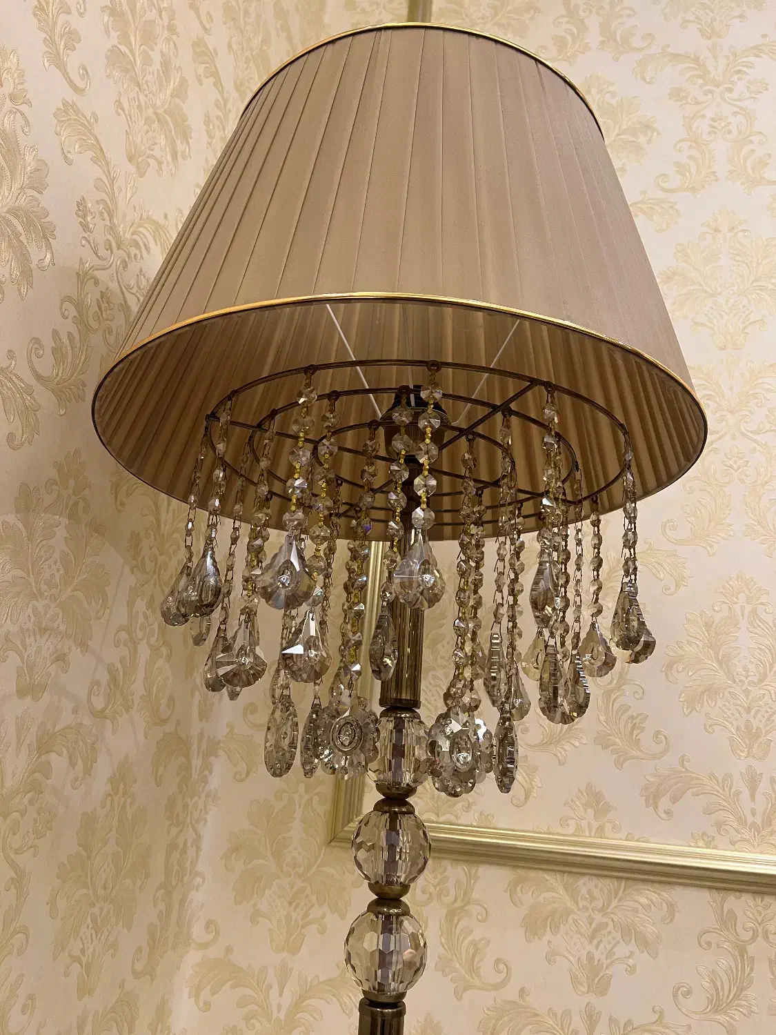 یک عدد اباژور برنز|چراغ خواب و آباژور|رشت, کوی حسینی|دیوار