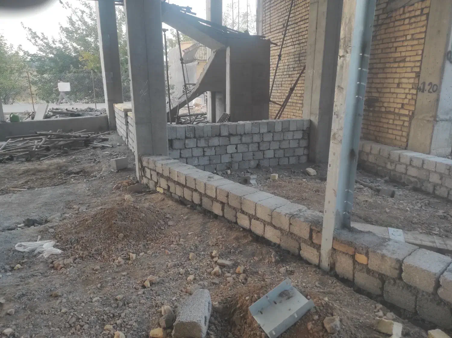 پلاستر(بشنه زنی)سیمان‌ سفید دیوارچینی|خدمات پیشه و مهارت|لنجان, |دیوار