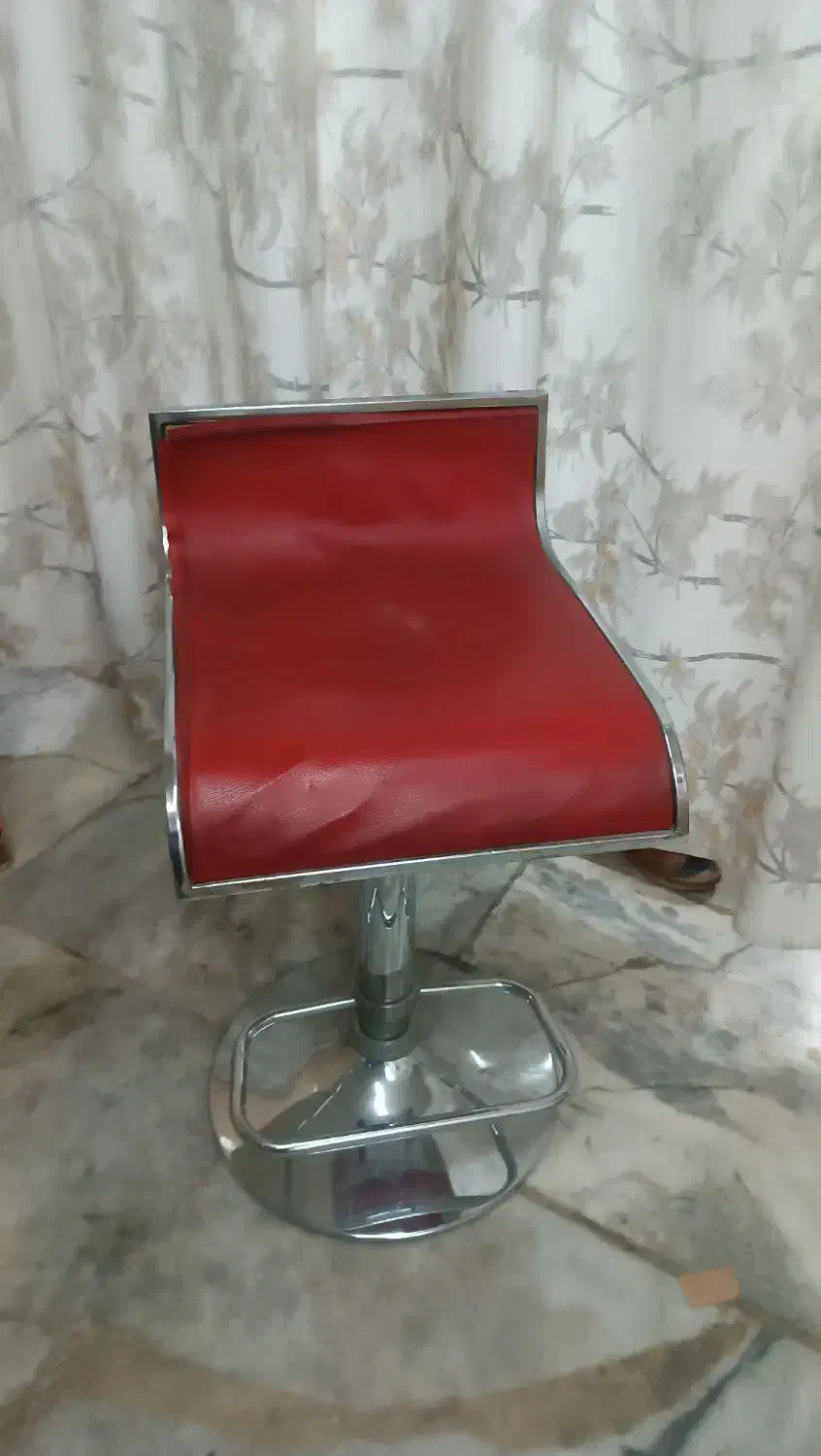 صندلی چرخان|صندلی و نیمکت|ری, دیلمان|دیوار