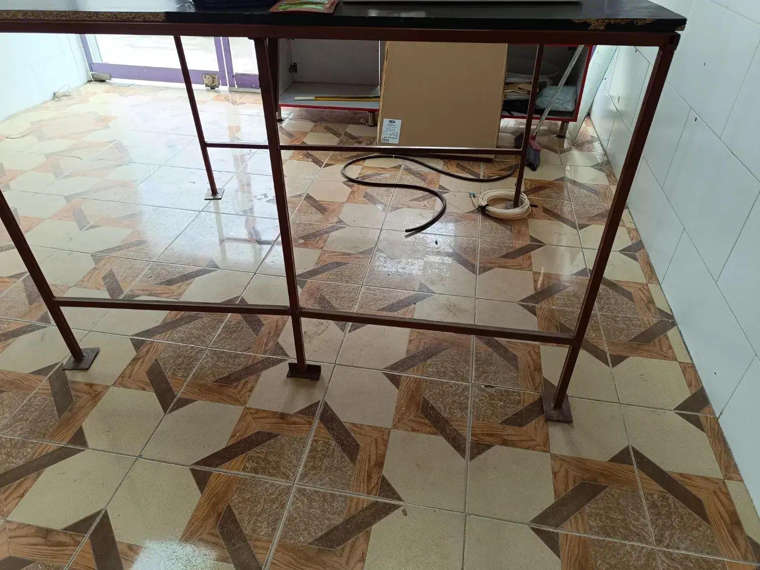 میز برش|لوازم خیاطی و بافتنی|اسفرورین, |دیوار