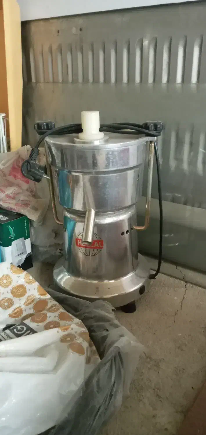 دستگاه اب هویج گیری|آبمیوه‌گیر و آب‌مرکبات‌گیر|کرج, حصارک بالا|دیوار