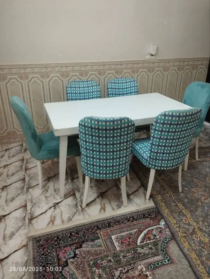 میز نهار خوری شش نفره فوری ب فروش میرسد|میز و صندلی غذاخوری|بومهن, |دیوار