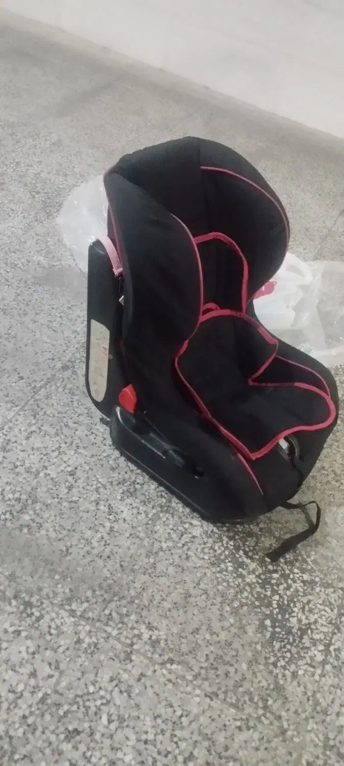 صندلی کودک|تخت و صندلی بچه|صدرا-فارس, فاز ۱|دیوار