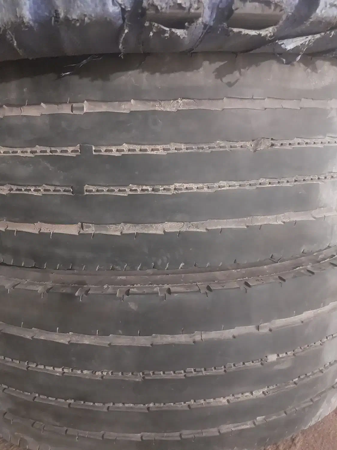 دو جفت لاستیک نو نیسان و خاور ۲۱۵|قطعات یدکی و لوازم جانبی|یزد, |دیوار