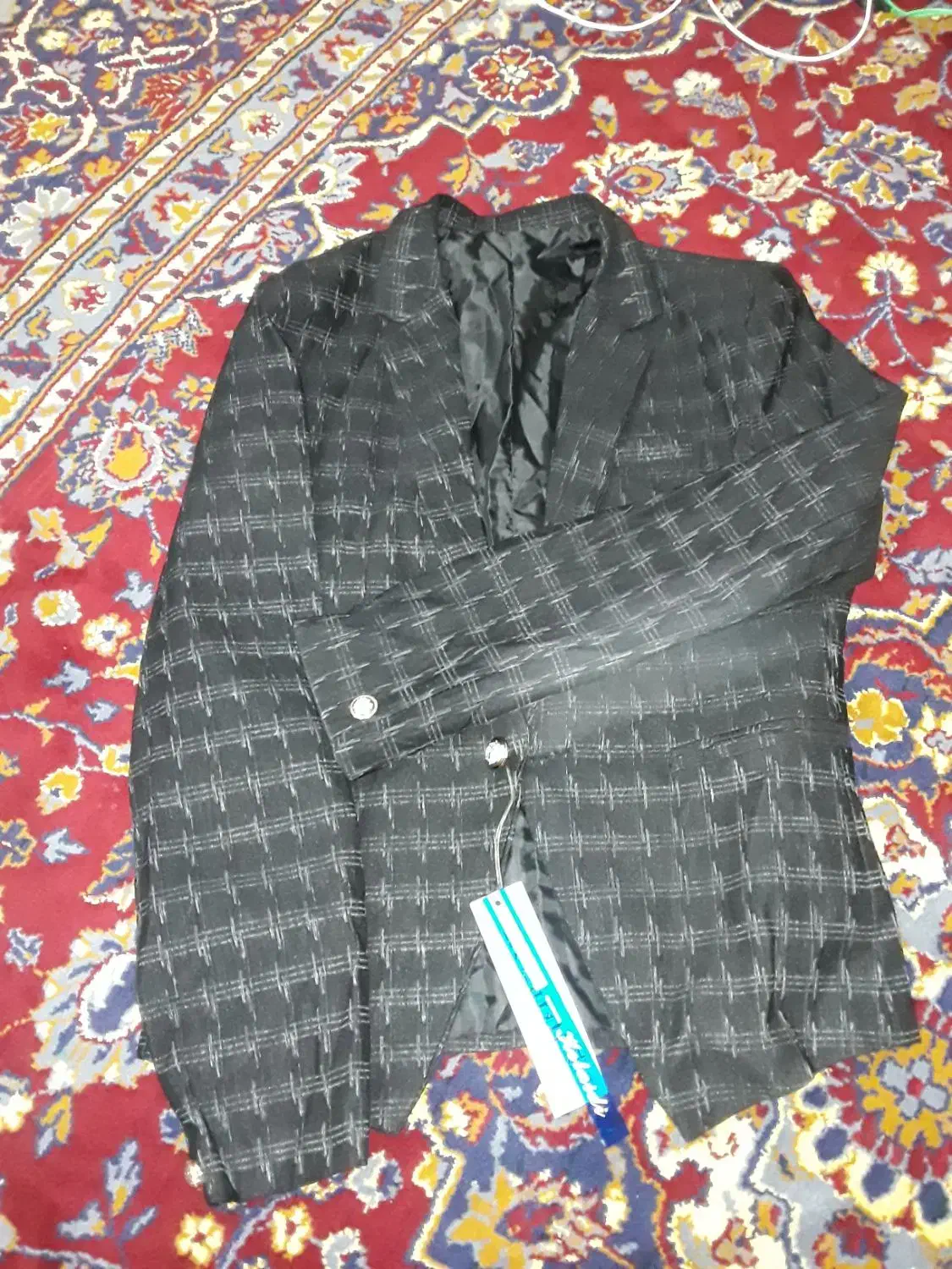 کت مشکی|لباس|خورموج, |دیوار