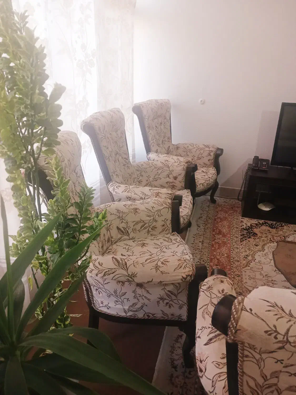 مبل|مبلمان خانگی و میز عسلی|شاهین‌شهر, فردوسی|دیوار