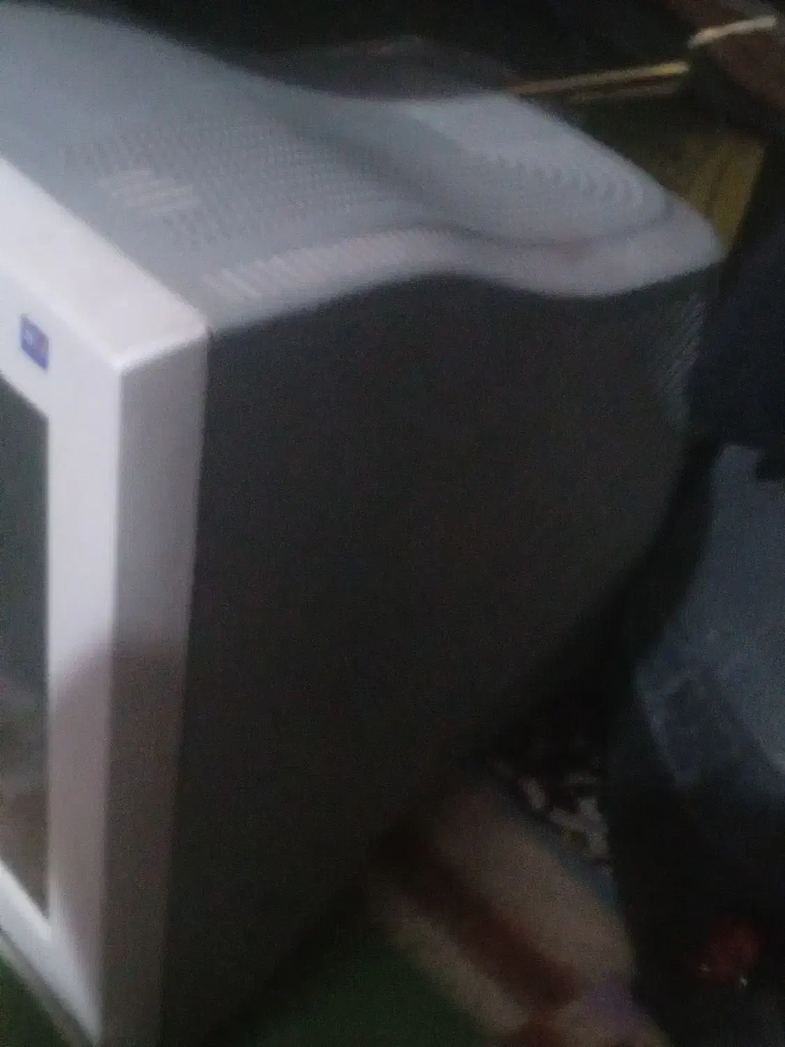 فروش مانیتور کامپیوتر (C R T) به قیمت بسیار مناسب|رایانه رومیزی|جیرفت, |دیوار