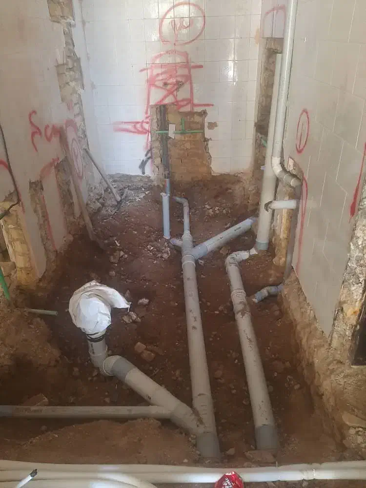 لوله کشی آب فاظلاب پکیج گاز تعمیرات ظرفشویی بخاری|خدمات پیشه و مهارت|شیراز, فلکه گاز|دیوار