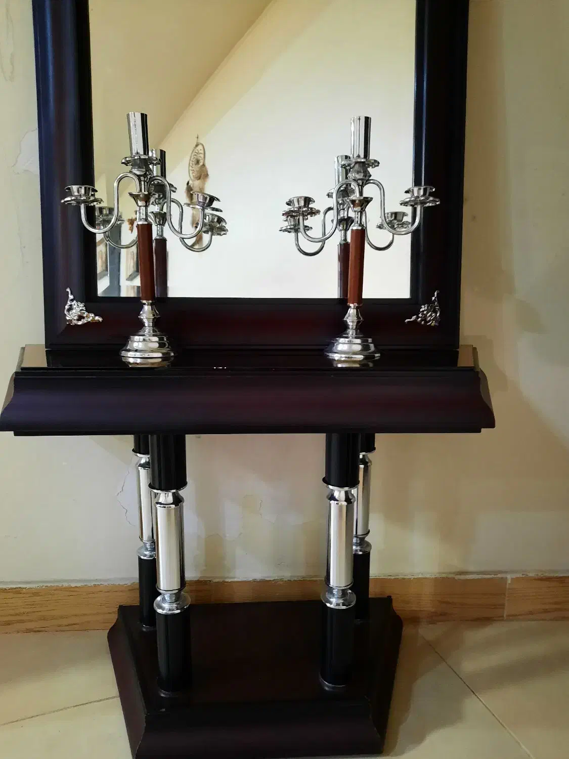 آینه|آینه|فردیس, فردیس|دیوار