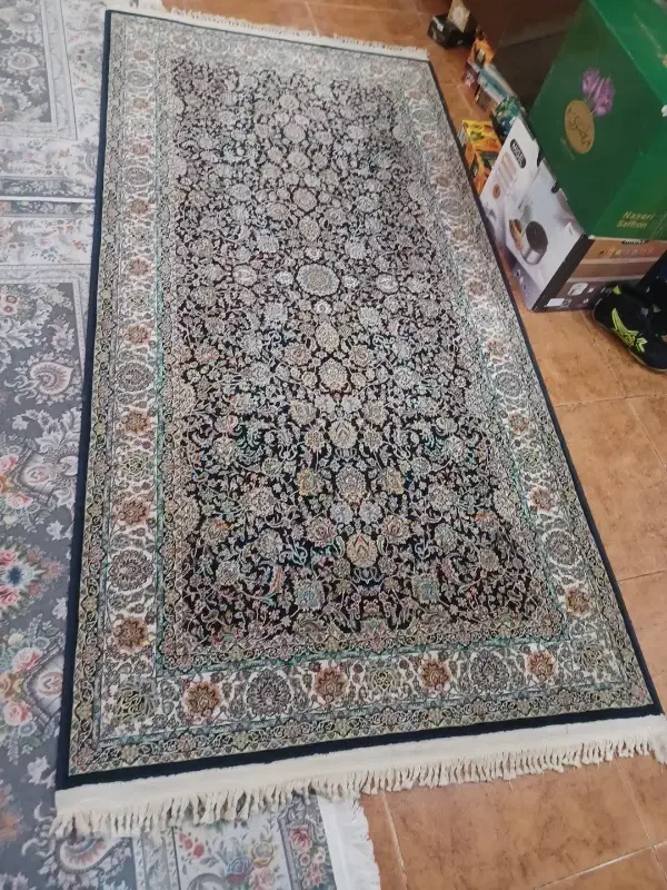 راهرویی یک در دو|فرش|اهواز, کوی جانبازان(دانش)|دیوار